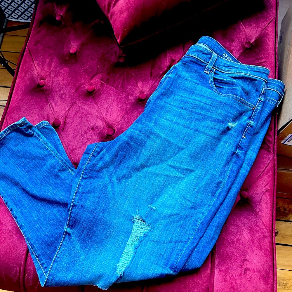 Arizona Plus sz23 Distressed Jeans